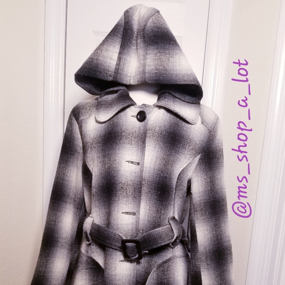 Coat - Picture 3 of 4